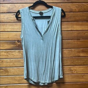 POL Light Khaki Green/Grayish Tank Top - L
